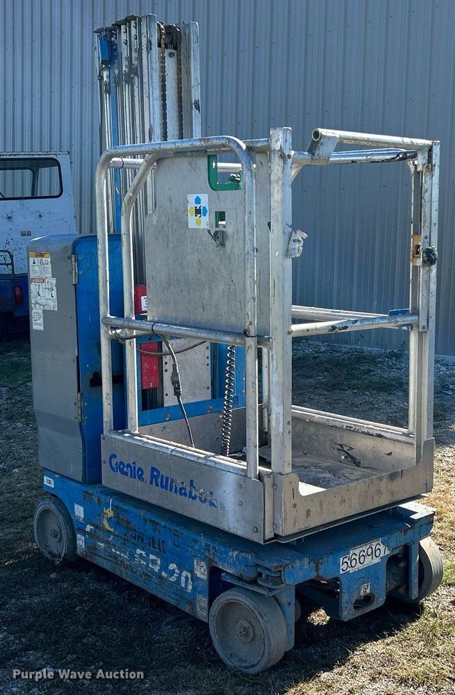 image for item DJ6443 2013 Genie GR-20  vertical lift