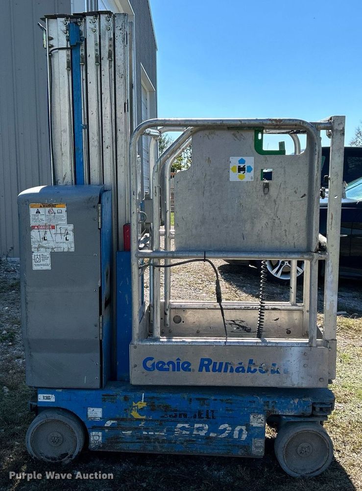 image for item DJ6443 2013 Genie GR-20  vertical lift