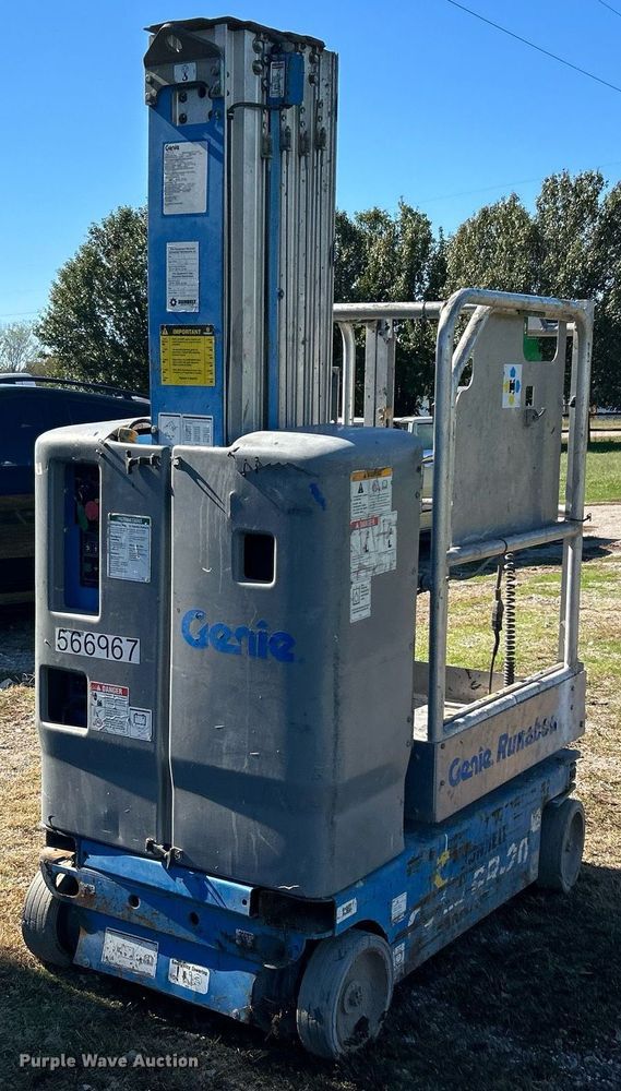 image for item DJ6443 2013 Genie GR-20  vertical lift
