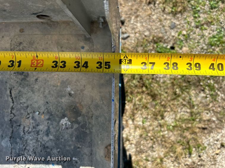 image for item DJ6443 2013 Genie GR-20  vertical lift