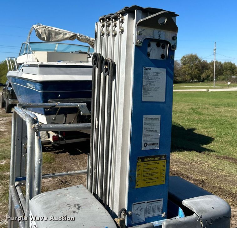 image for item DJ6443 2013 Genie GR-20  vertical lift