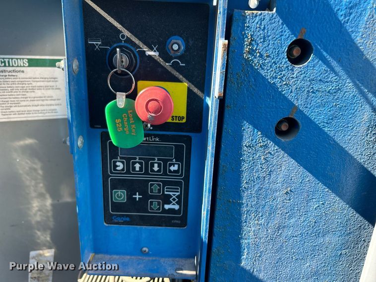 image for item DJ6443 2013 Genie GR-20  vertical lift