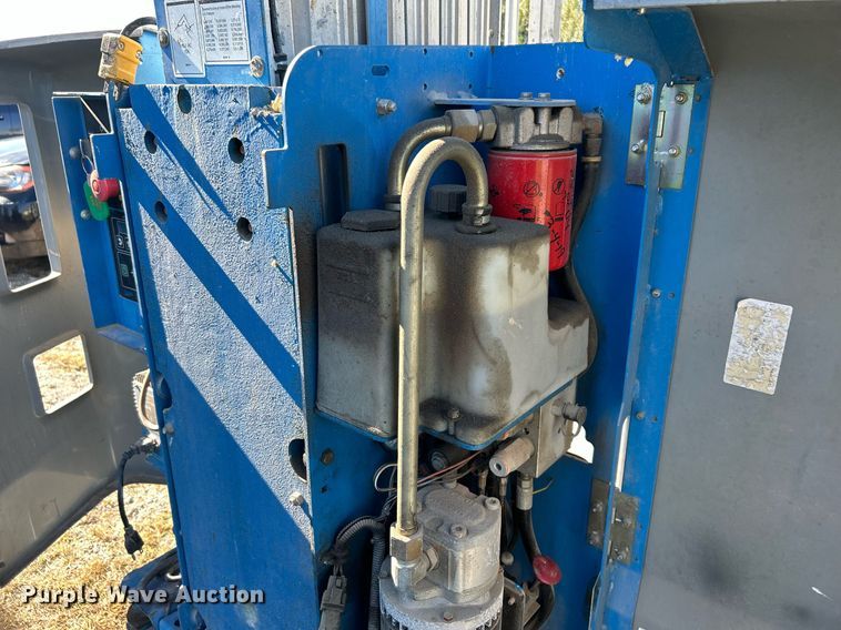 image for item DJ6443 2013 Genie GR-20  vertical lift