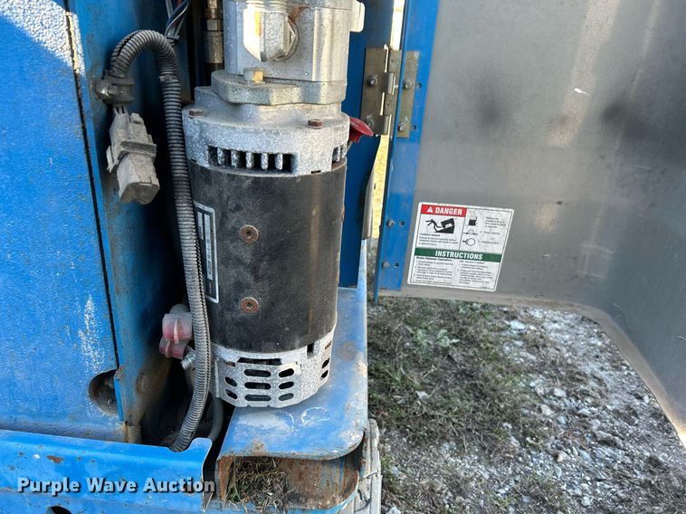 image for item DJ6443 2013 Genie GR-20  vertical lift