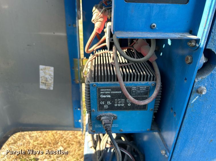 image for item DJ6443 2013 Genie GR-20  vertical lift