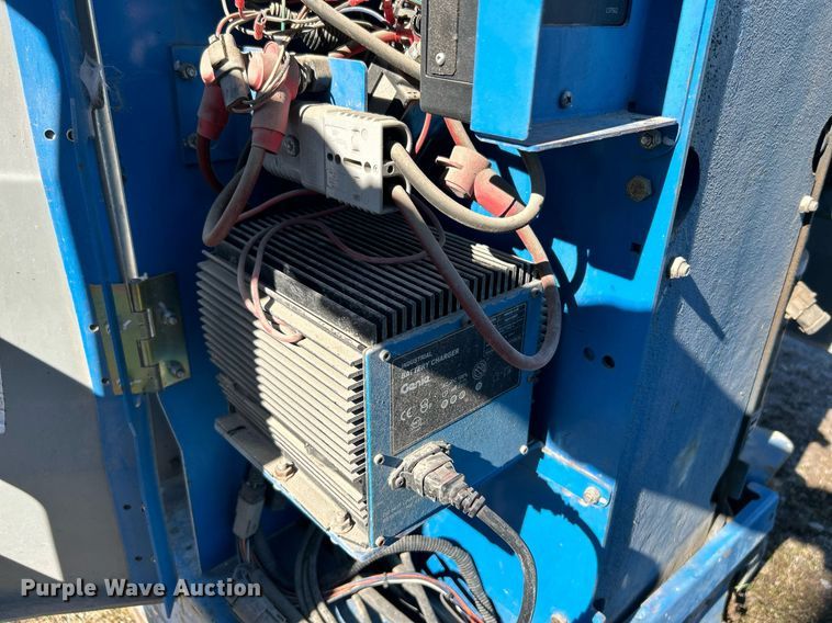 image for item DJ6443 2013 Genie GR-20  vertical lift