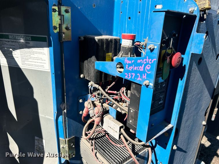 image for item DJ6443 2013 Genie GR-20  vertical lift