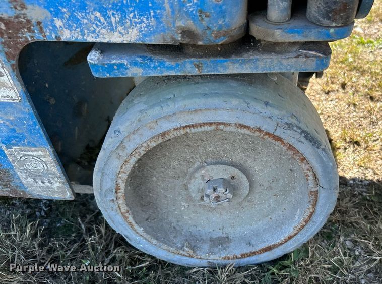 image for item DJ6443 2013 Genie GR-20  vertical lift