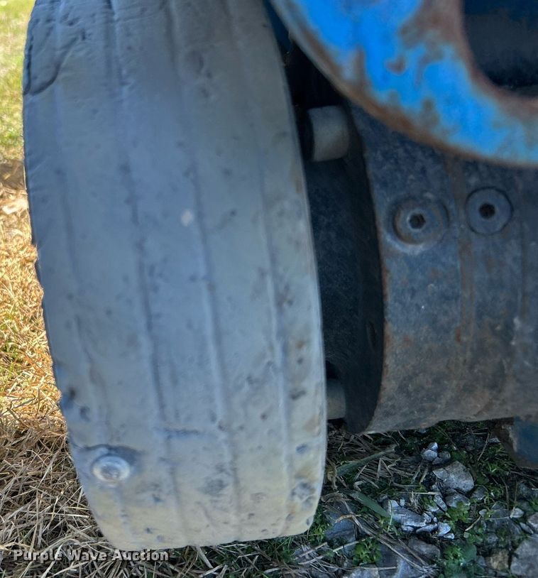 image for item DJ6443 2013 Genie GR-20  vertical lift