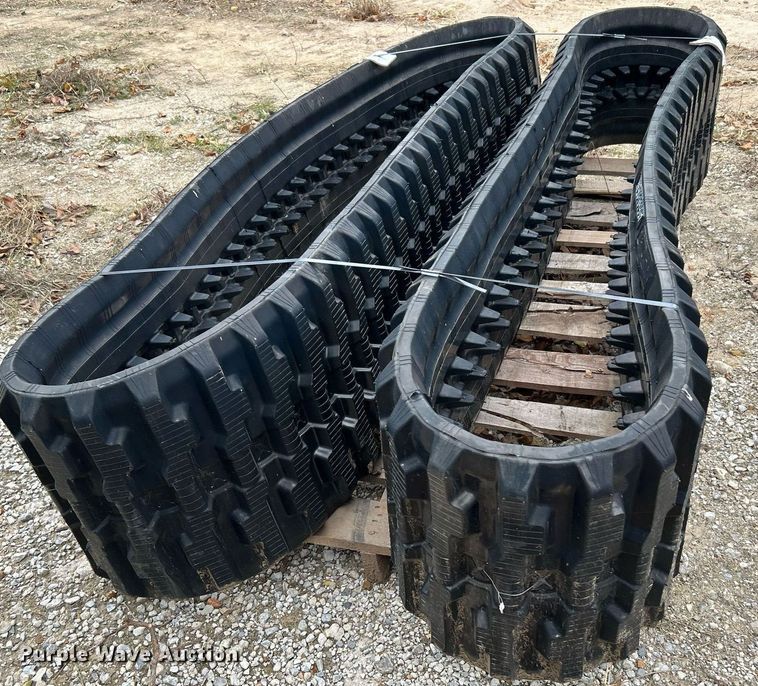 image for item DJ6470 18" W rubber tracks