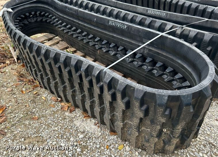 image for item DJ6470 18" W rubber tracks