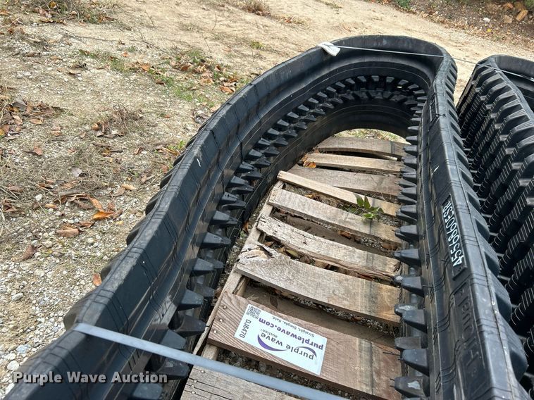 image for item DJ6470 18" W rubber tracks