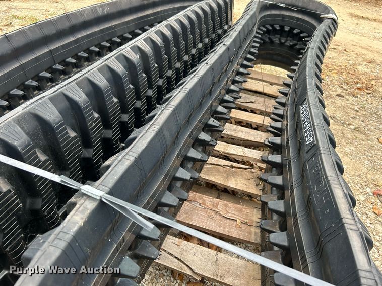 image for item DJ6470 18" W rubber tracks