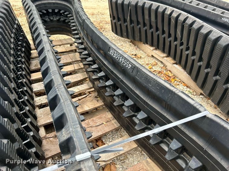 image for item DJ6470 18" W rubber tracks