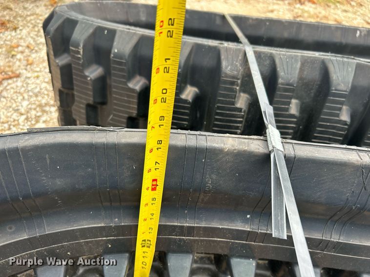 image for item DJ6470 18" W rubber tracks