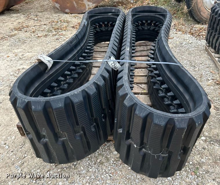 image for item DJ6471 18" W rubber tracks