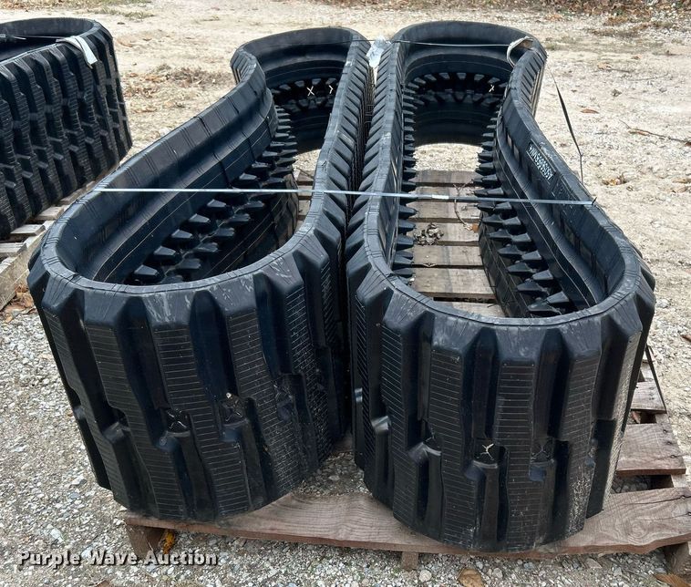 image for item DJ6471 18" W rubber tracks