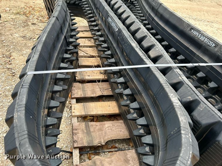 image for item DJ6471 18" W rubber tracks