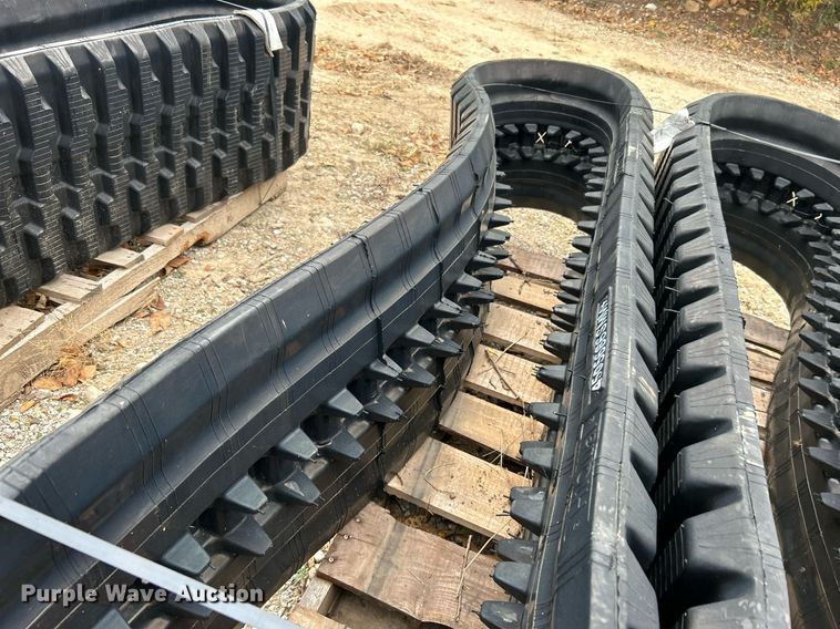 image for item DJ6471 18" W rubber tracks