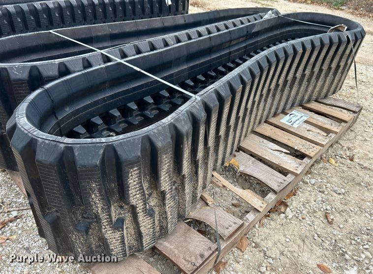 image for item DJ6471 18" W rubber tracks