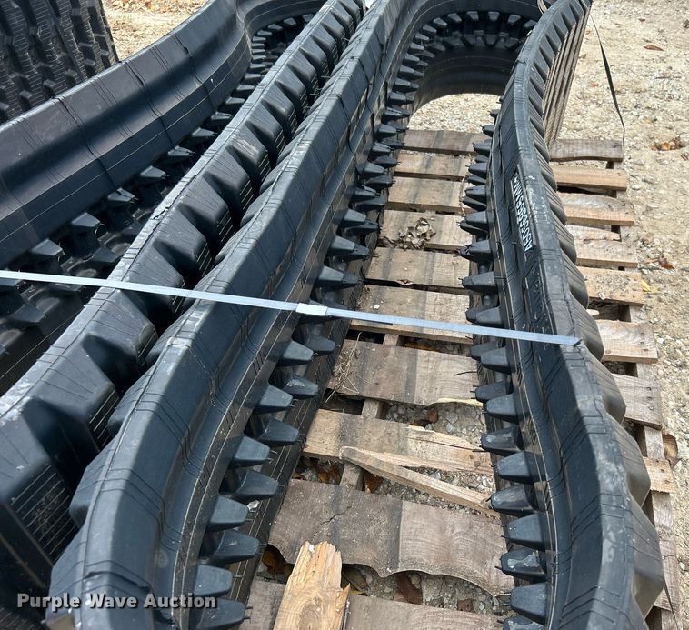 image for item DJ6471 18" W rubber tracks