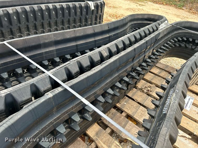 image for item DJ6471 18" W rubber tracks