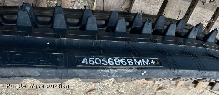 image for item DJ6471 18" W rubber tracks