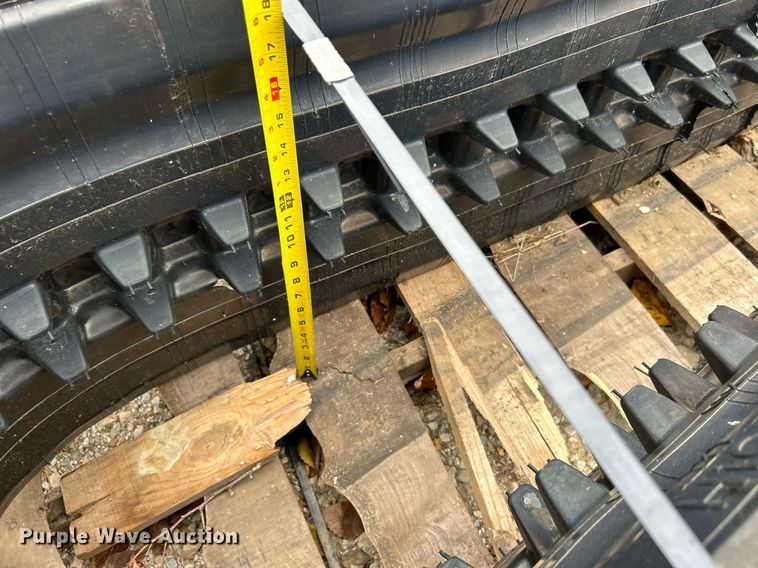 image for item DJ6471 18" W rubber tracks