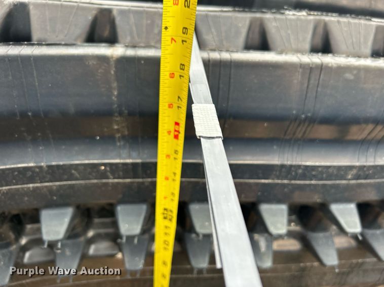 image for item DJ6471 18" W rubber tracks