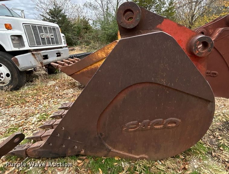 image for item DJ6472 (2) excavator buckets