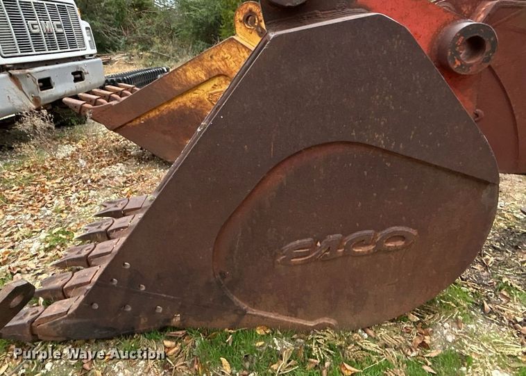 image for item DJ6472 (2) excavator buckets