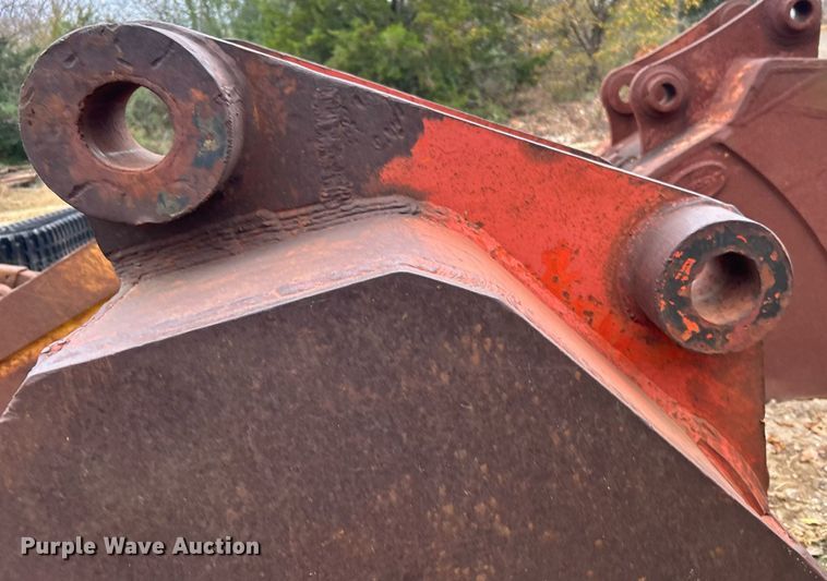 image for item DJ6472 (2) excavator buckets