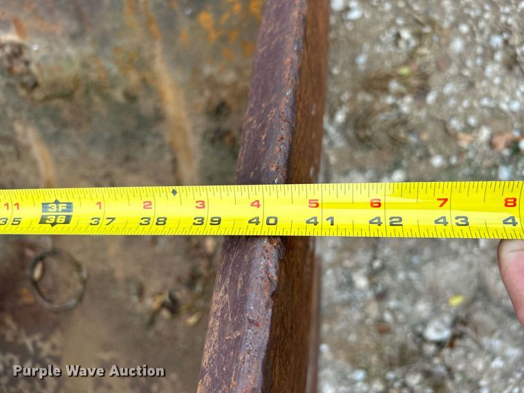 image for item DJ6472 (2) excavator buckets