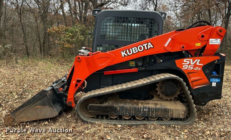 image for item DJ6475 2020 Kubota SVL95-2S  tracked skid steer loader