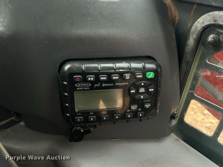 image for item DJ6475 2020 Kubota SVL95-2S  tracked skid steer loader