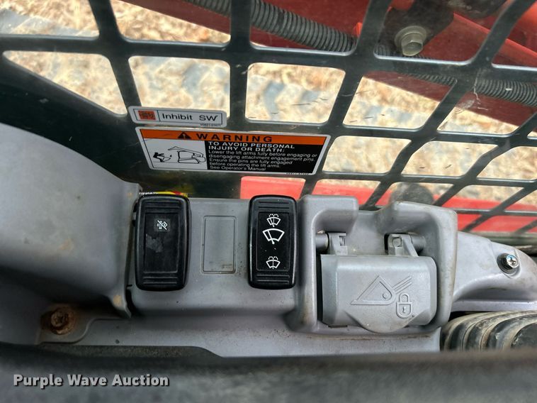 image for item DJ6475 2020 Kubota SVL95-2S  tracked skid steer loader