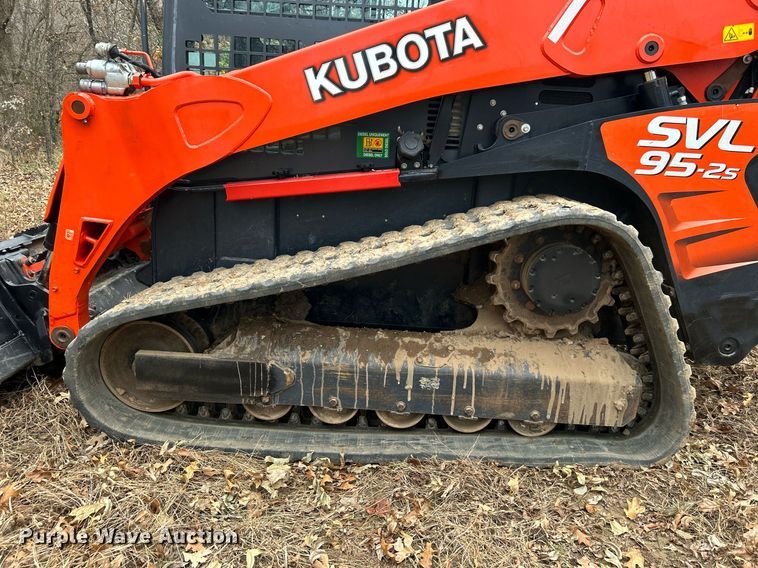image for item DJ6475 2020 Kubota SVL95-2S  tracked skid steer loader