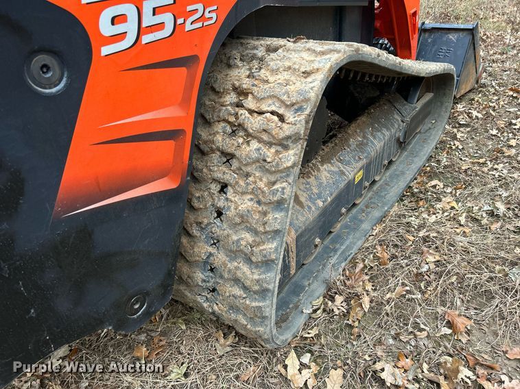 image for item DJ6475 2020 Kubota SVL95-2S  tracked skid steer loader