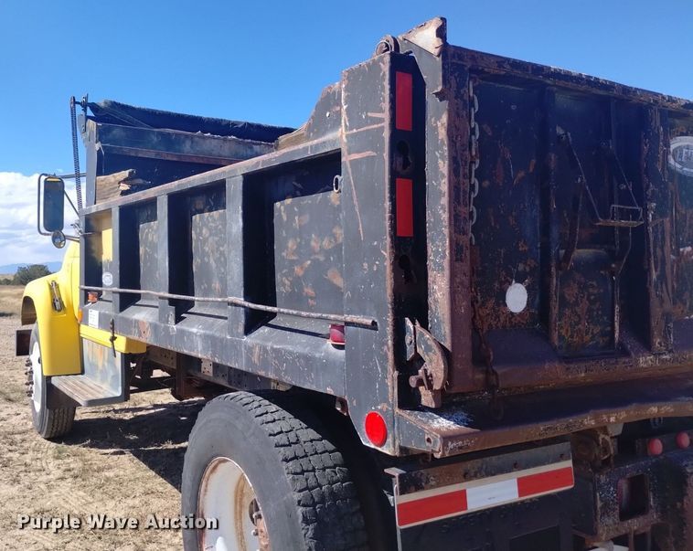 image for item DK8851 1998 Ford F800  dump truck