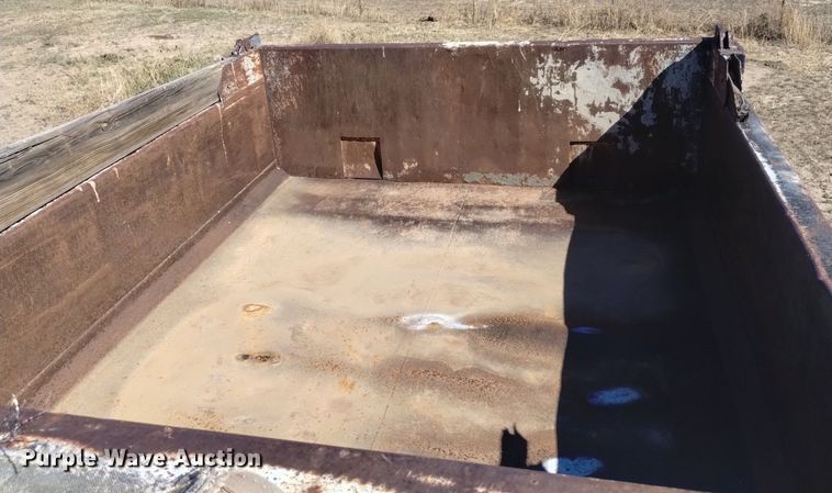 image for item DK8851 1998 Ford F800  dump truck