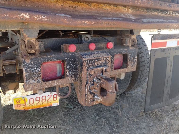 image for item DK8851 1998 Ford F800  dump truck