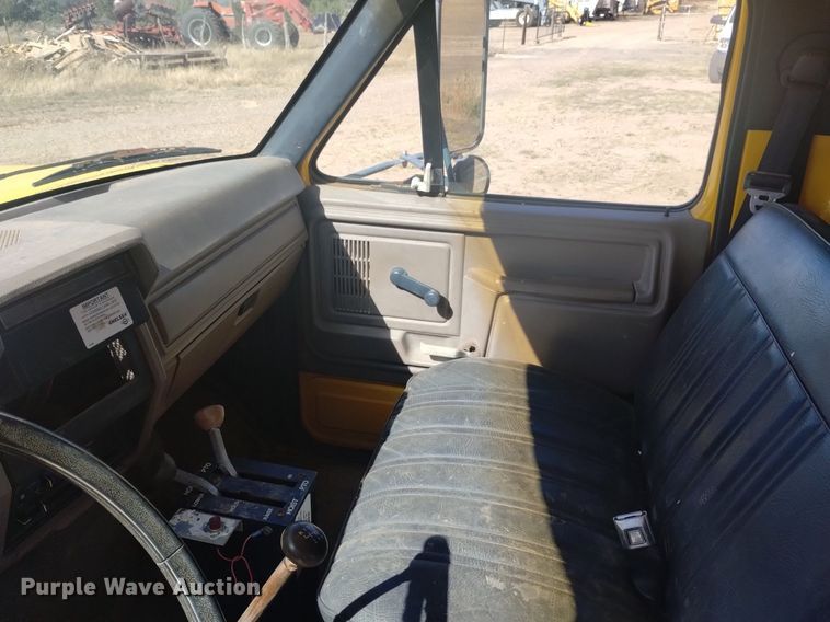 image for item DK8851 1998 Ford F800  dump truck