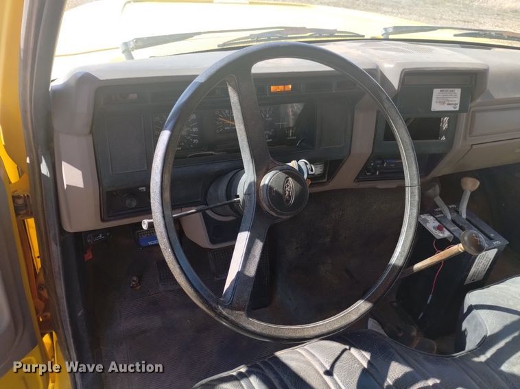 image for item DK8851 1998 Ford F800  dump truck