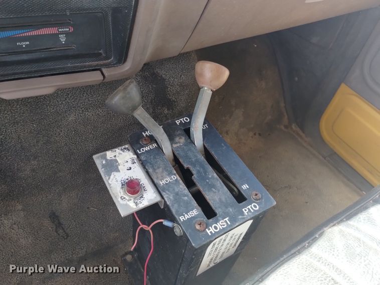 image for item DK8851 1998 Ford F800  dump truck