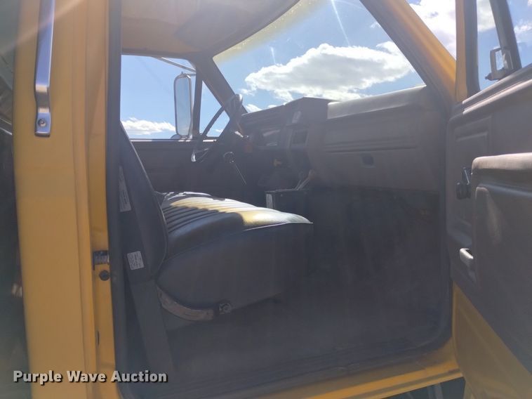 image for item DK8851 1998 Ford F800  dump truck