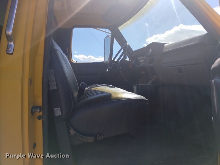 image for item DK8851 1998 Ford F800  dump truck