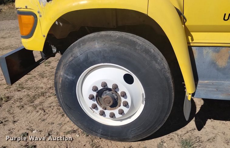 image for item DK8851 1998 Ford F800  dump truck