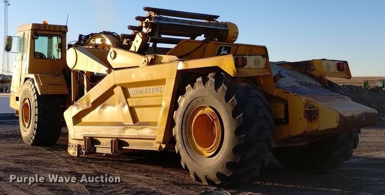 image for item DK8874 1991 John Deere 862B  elevating scraper