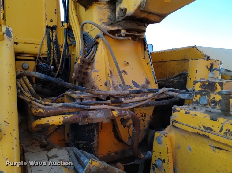 image for item DK8874 1991 John Deere 862B  elevating scraper