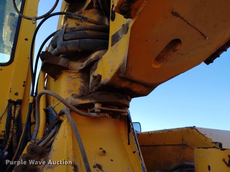 image for item DK8874 1991 John Deere 862B  elevating scraper